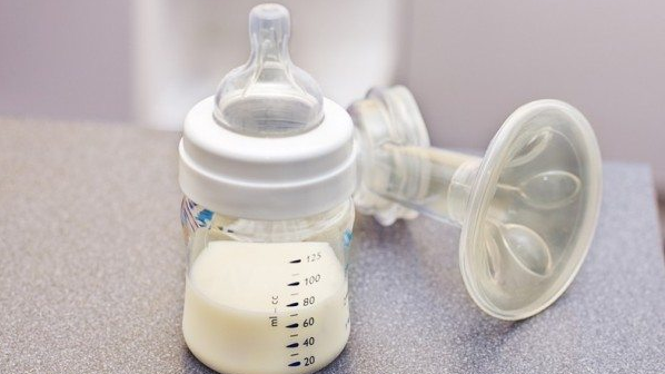 Vắt hút sữa hoàn toàn: Tần suất, thời gian biểu và lời khuyên để thực hiện đúng cách