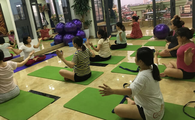 lớp yoga cho bà bầu từ Dược sĩ Hương